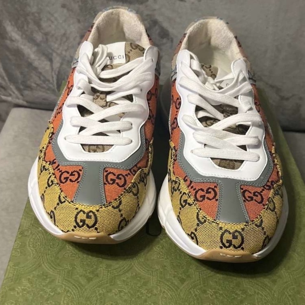 Multi color men Gucci sneaker ,size 9